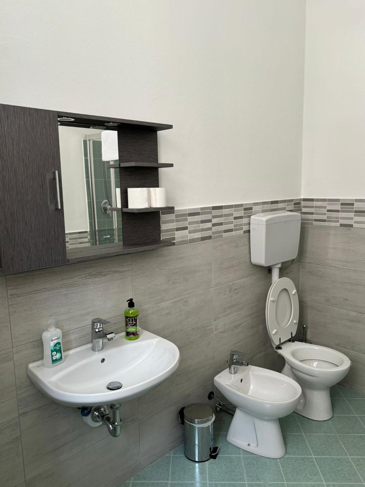 Fiore Apartments Fiorenzuola dʼArda المظهر الخارجي الصورة